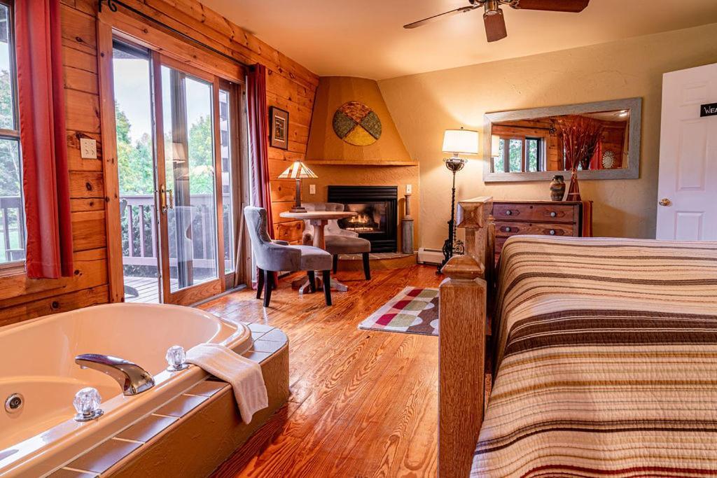 Point Au Roche Lodge Plattsburgh Esterno foto